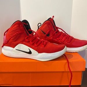 Nike men’s basketball shoes